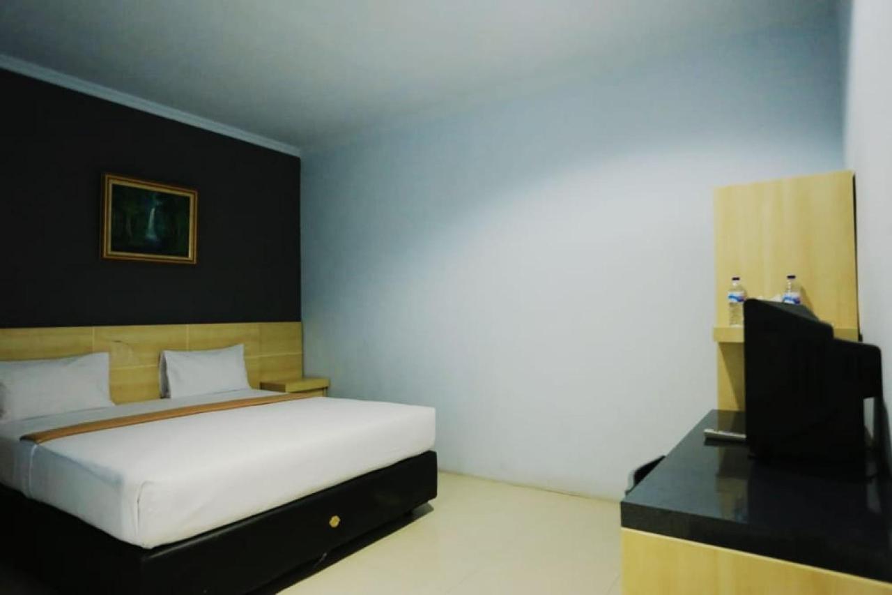 Urbanview Hotel Mulia Indah Palopo Dış mekan fotoğraf