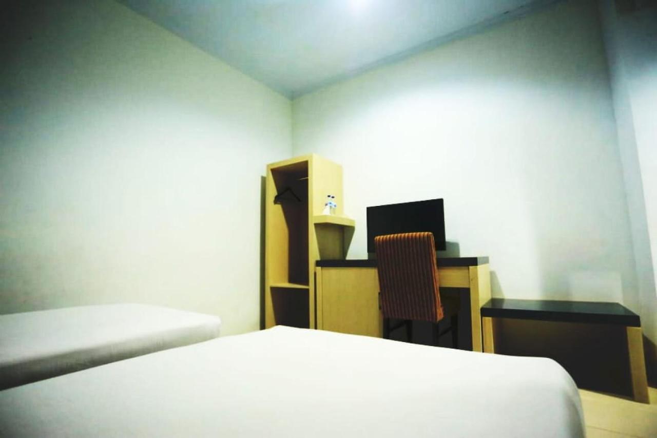 Urbanview Hotel Mulia Indah Palopo Dış mekan fotoğraf