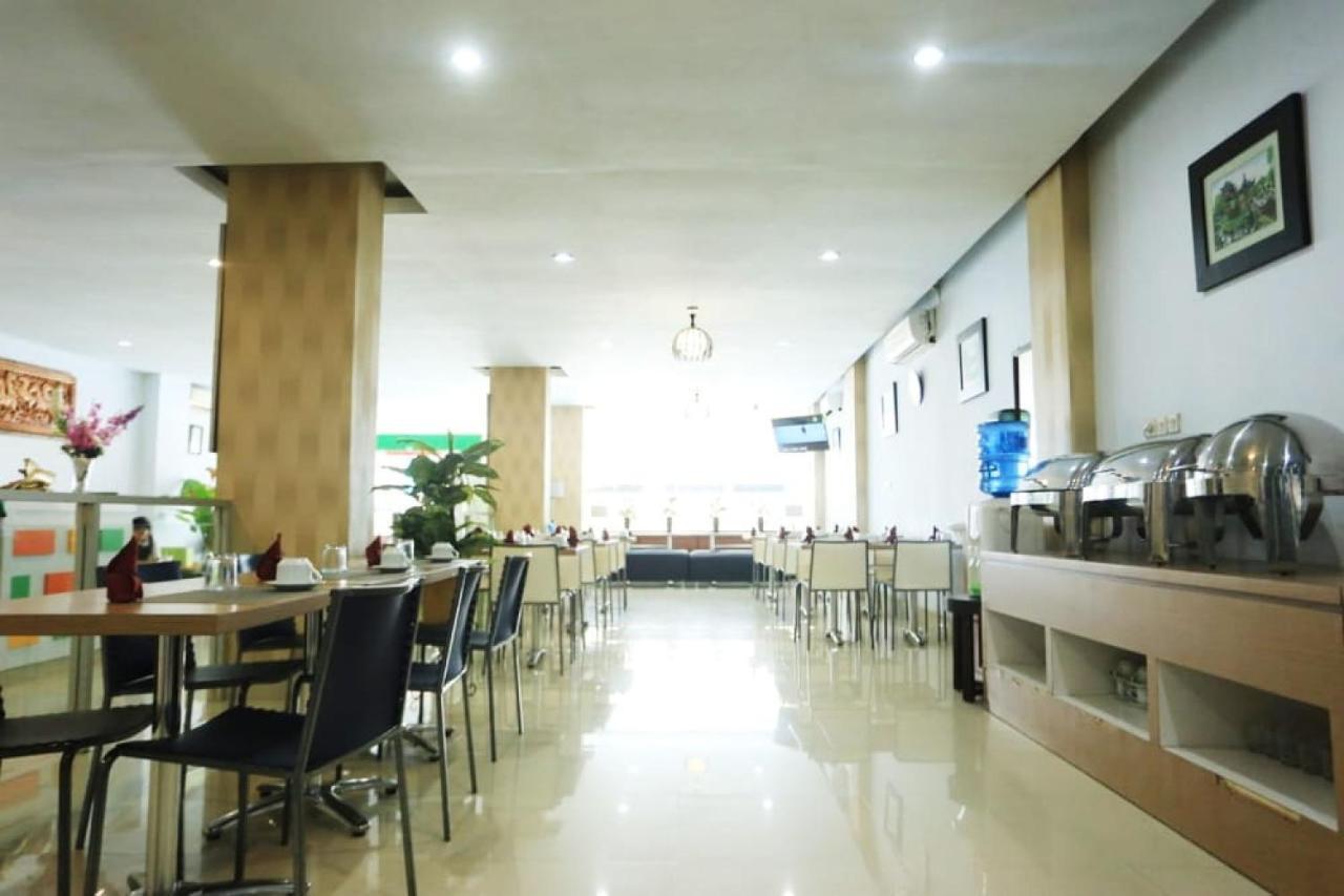 Urbanview Hotel Mulia Indah Palopo Dış mekan fotoğraf